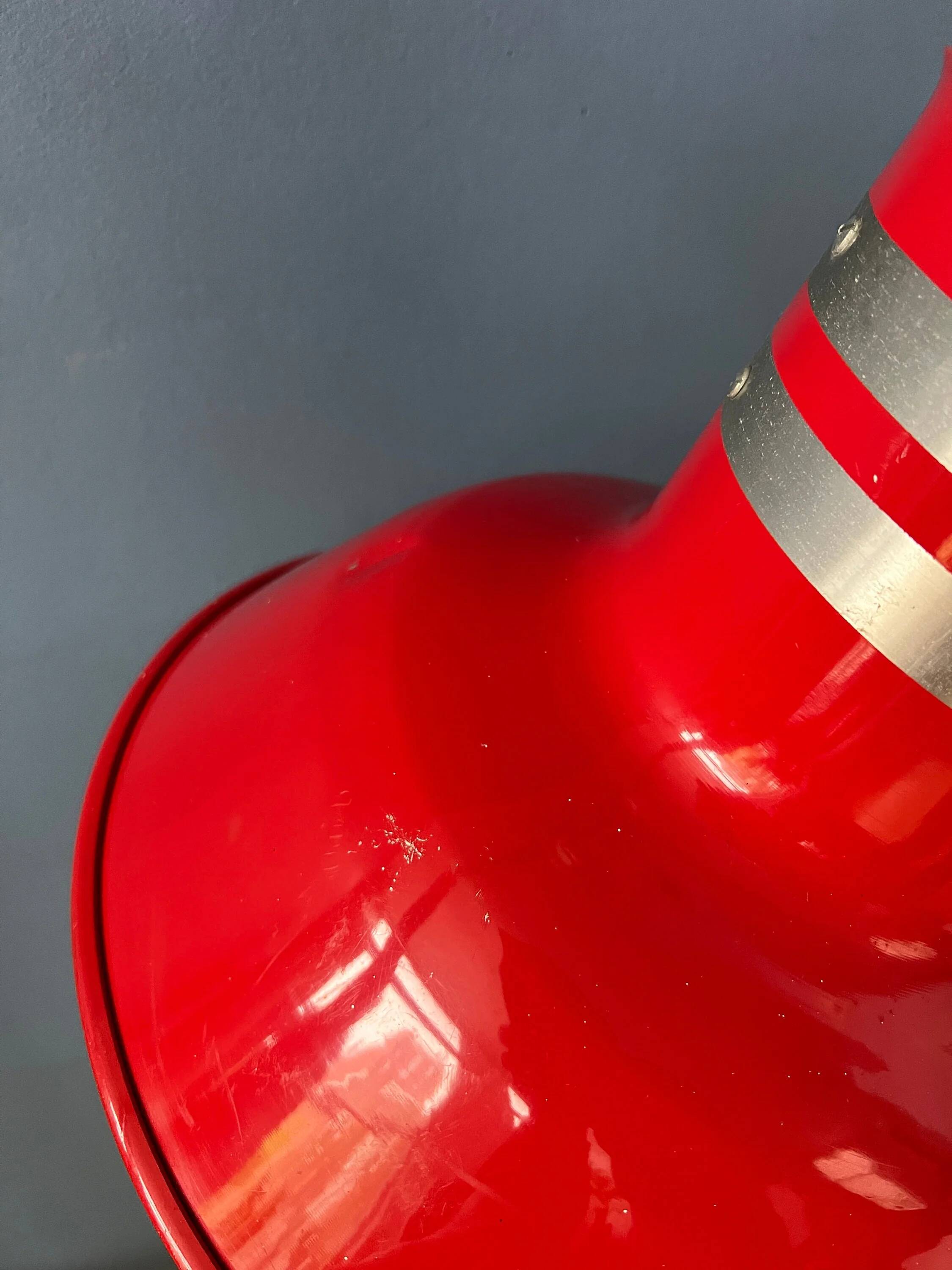 Suspension « Bucket » rouge Space Age par Ateljé Lyktan