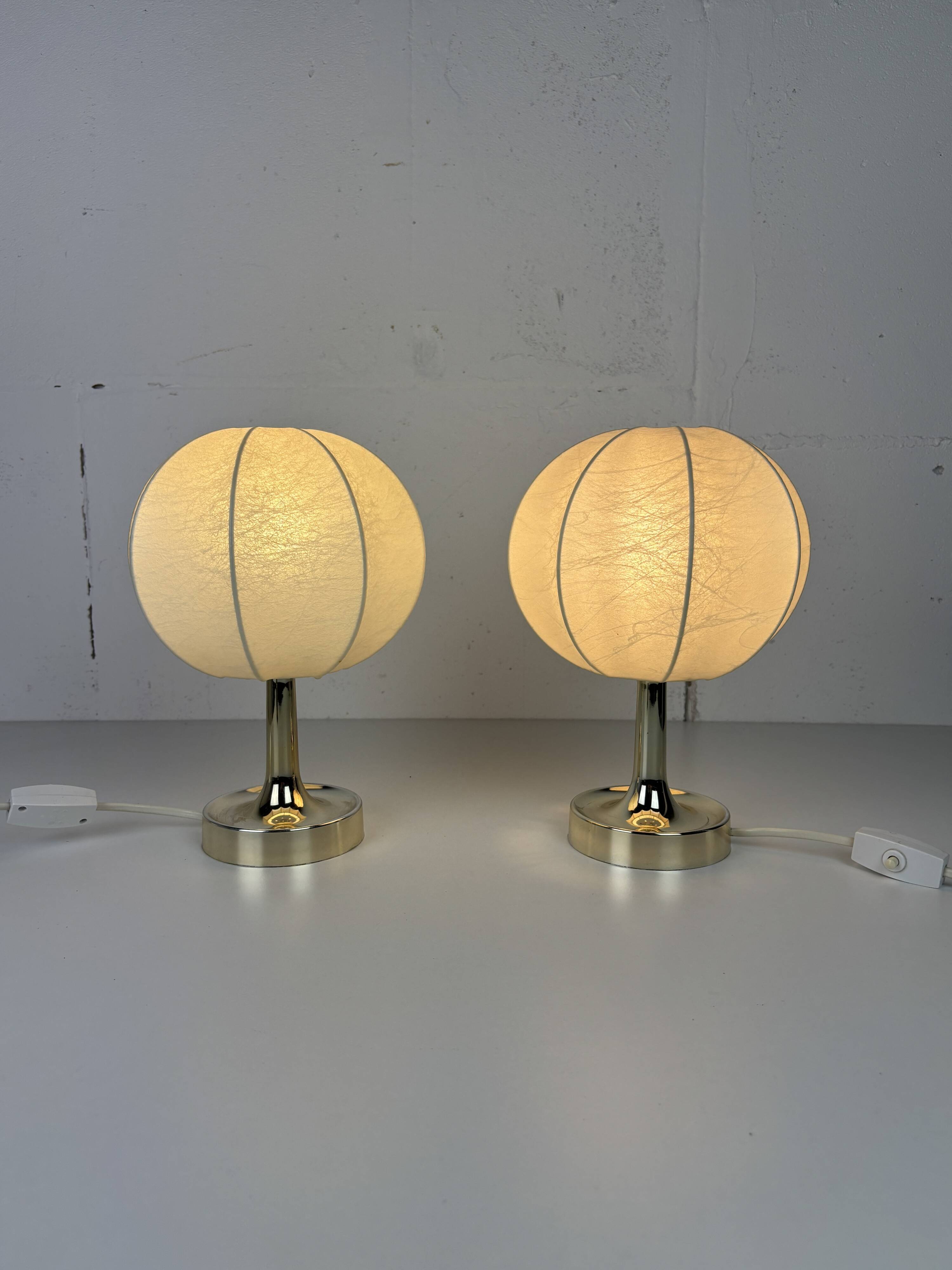 Paire de lampes de table ou de chevet cocon et laiton du milieu du siècle par Goldkant, années 1960