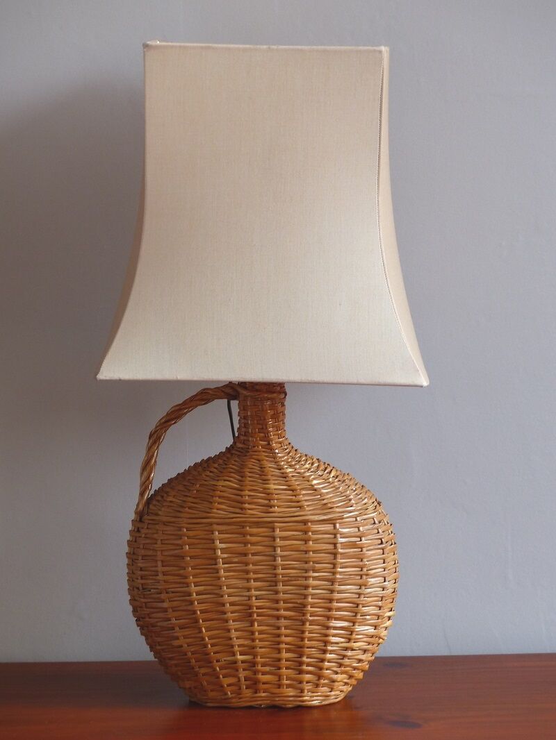 Braided Wicker table lamp