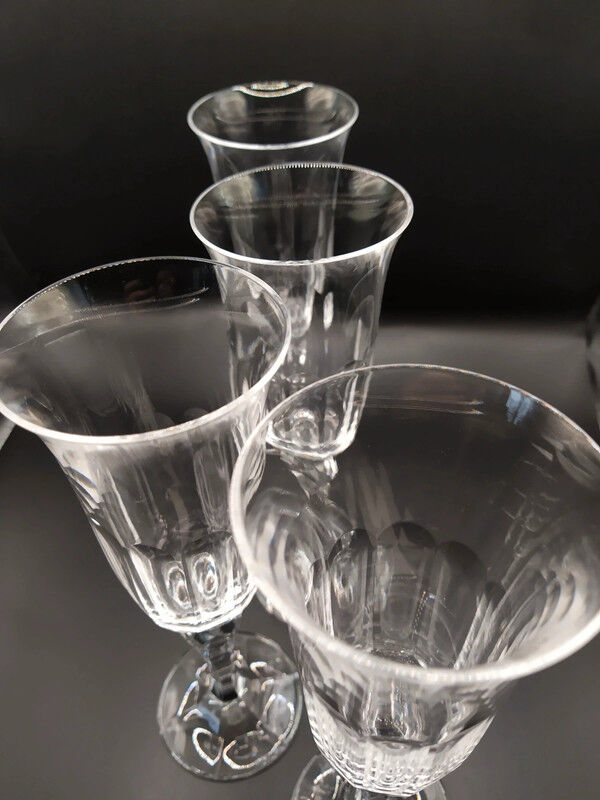 4 flûtes en cristal taillé