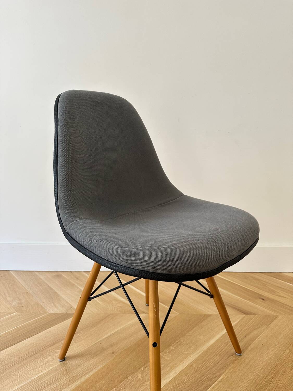 Eames Plastic Chair DSW - Upholstered Chair