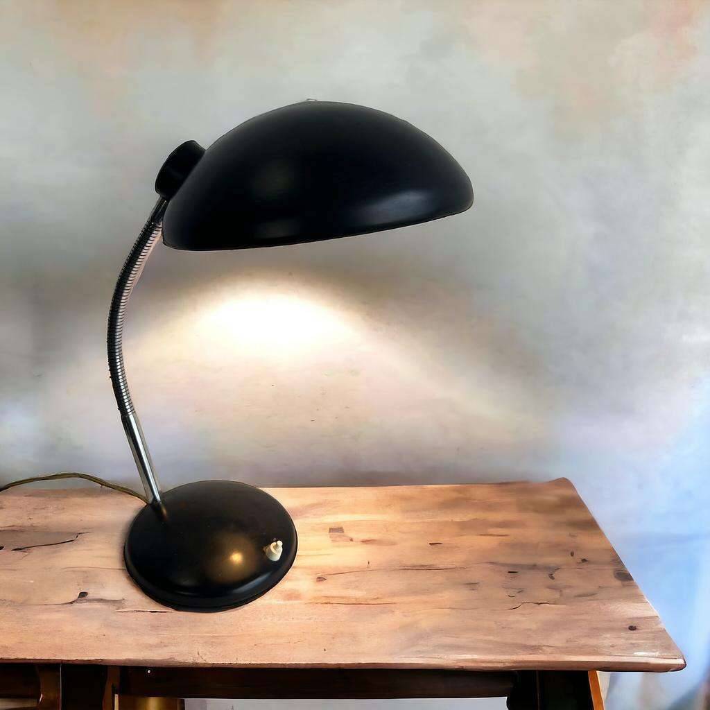Vintage industrial table lamp in black metal and chrome