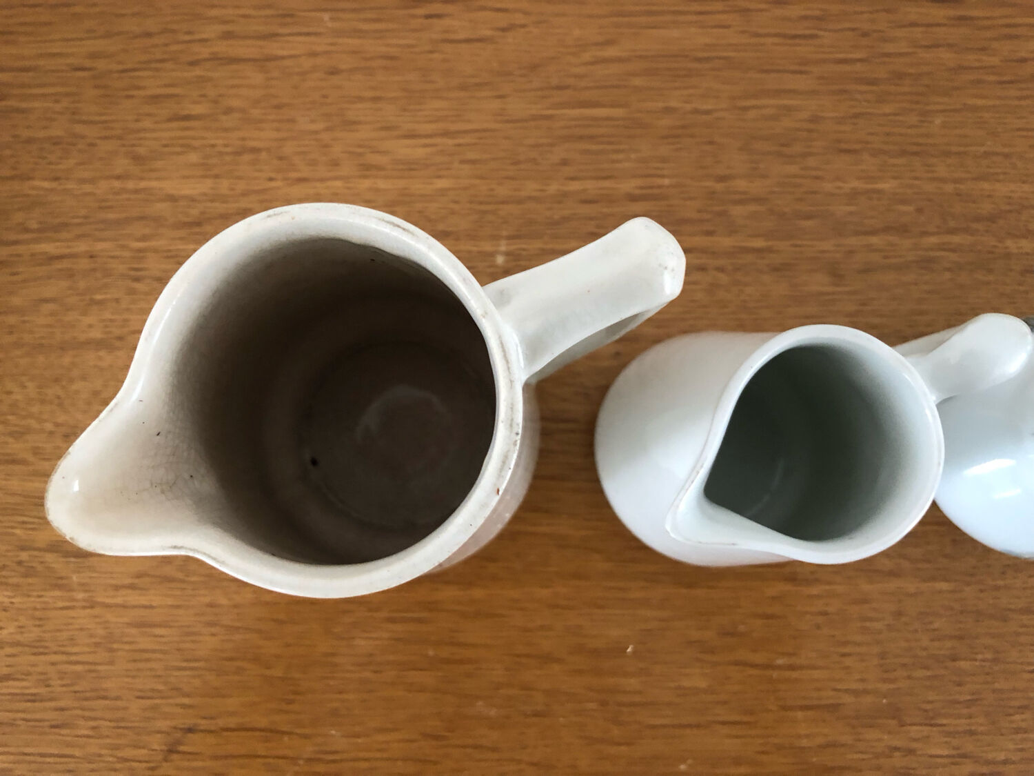 Lot de 4 cruches à lait en porcelaine Vintage