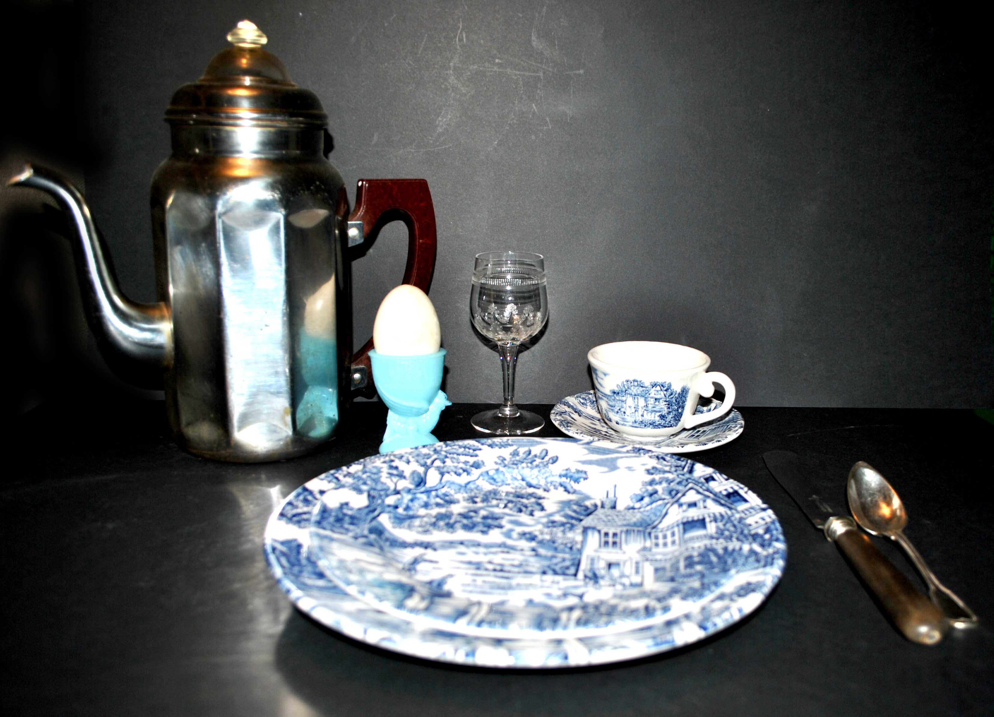 Series of 6 cups and saucers
