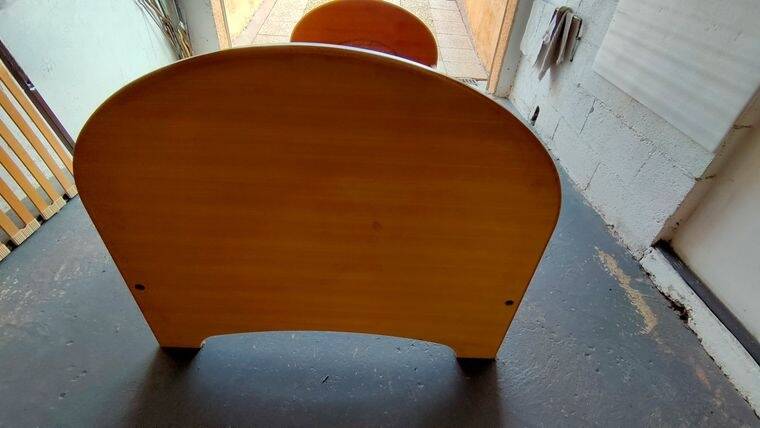 Single bed 90 x 190 with slatted base.