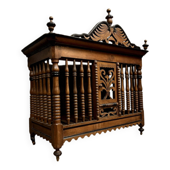 Provençal panetière in carved openwork walnut circa 1800