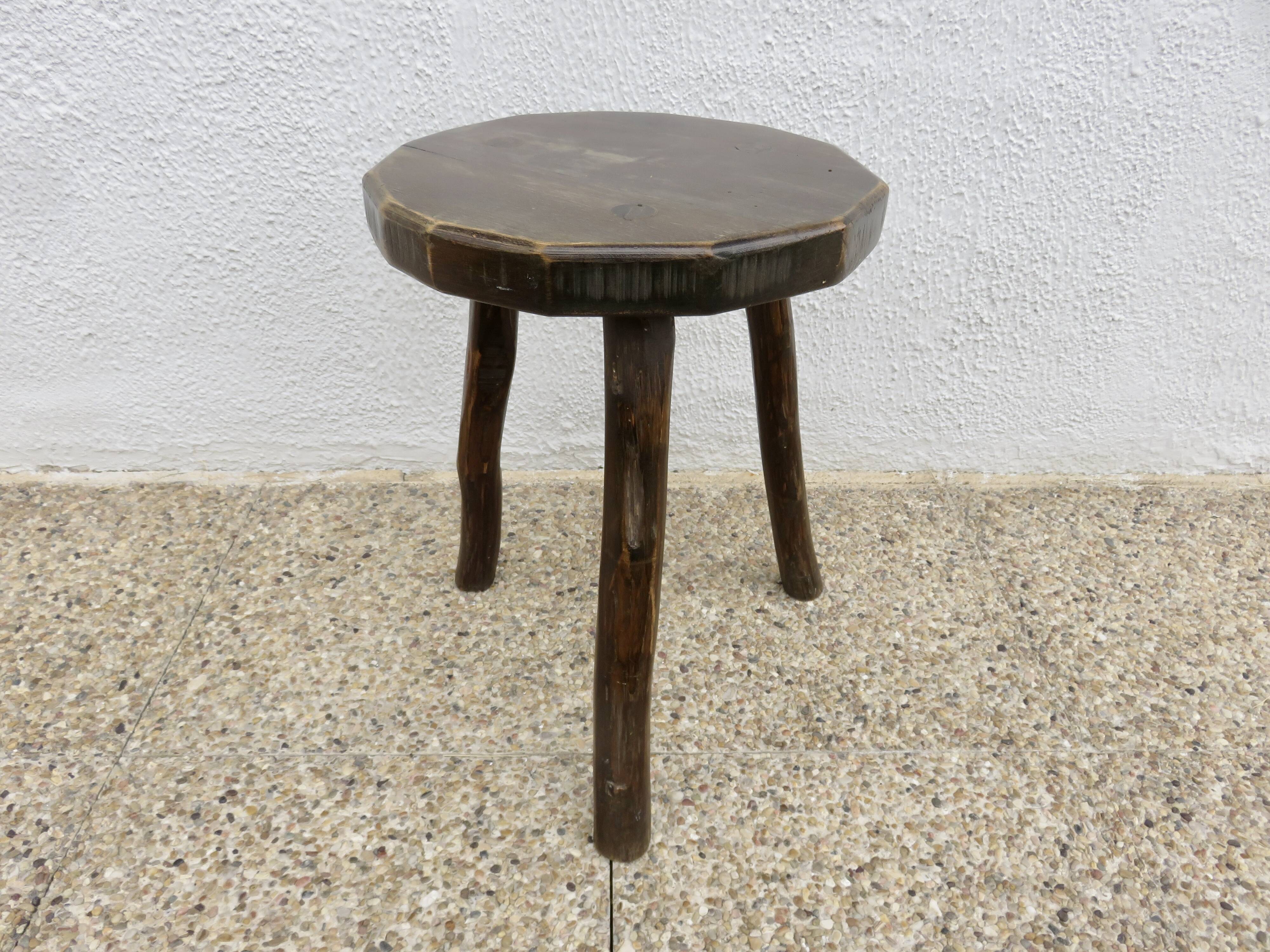 Tabouret tripode en bois massif 1950