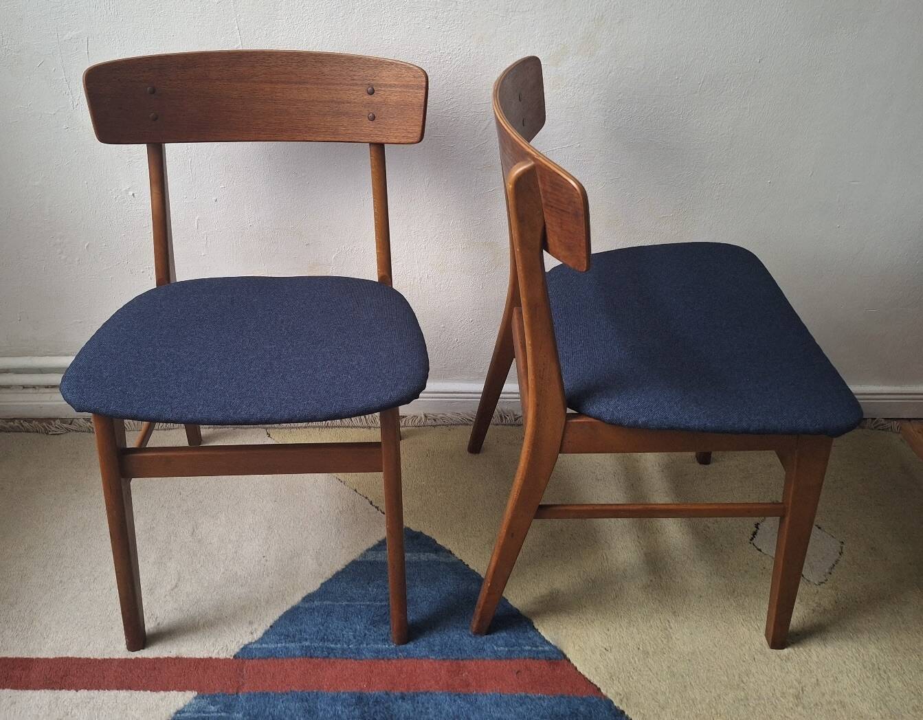 Paire de chaises de salle à manger en teck de style mid-century par Farstrup Mobler, Danemark, années 1960.