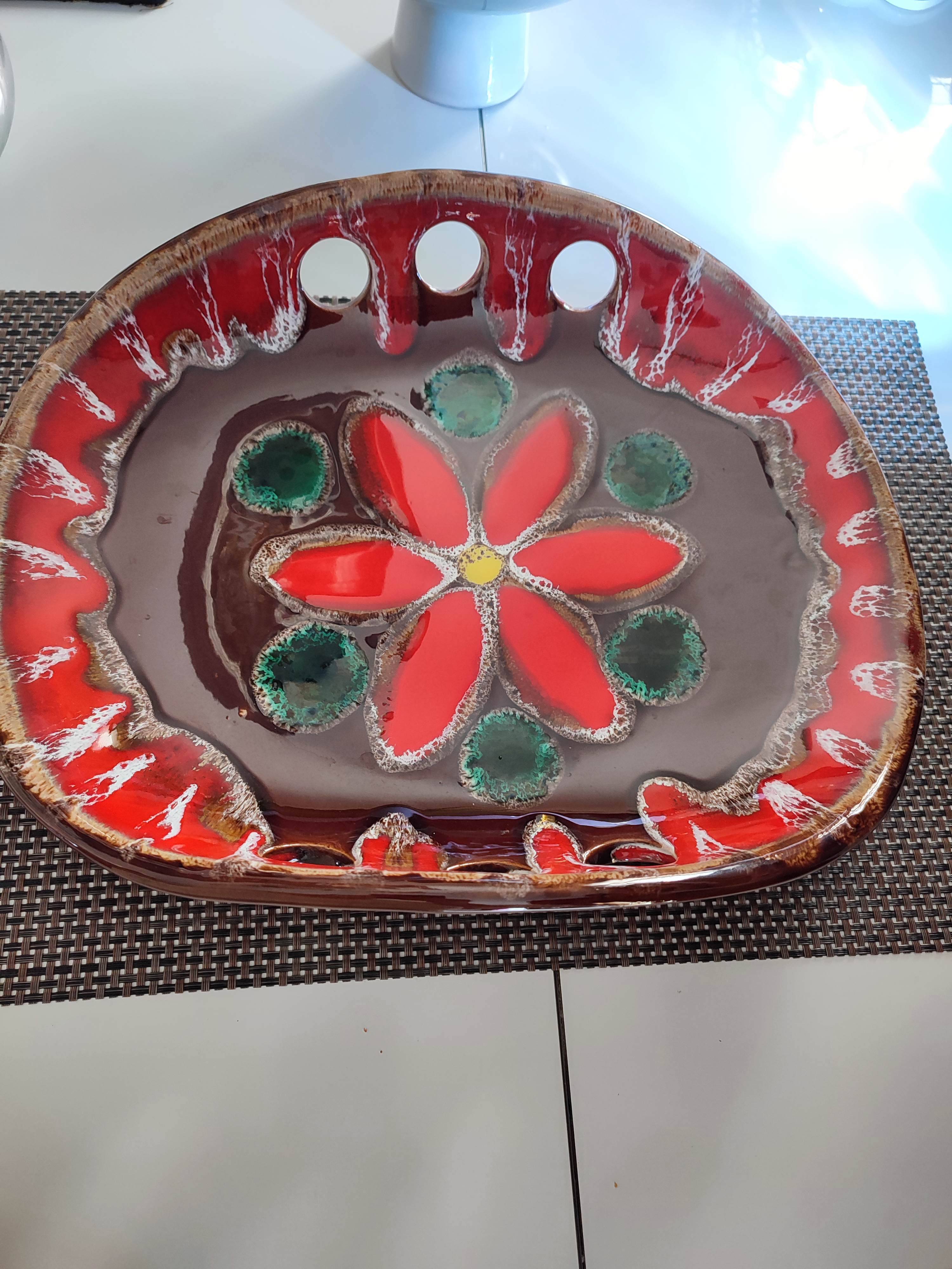 Magnificent decorative plate or fruit bowl signed Vallauris vintage.