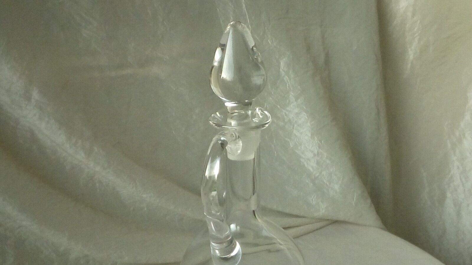 Glass or crystal ewer decanter
