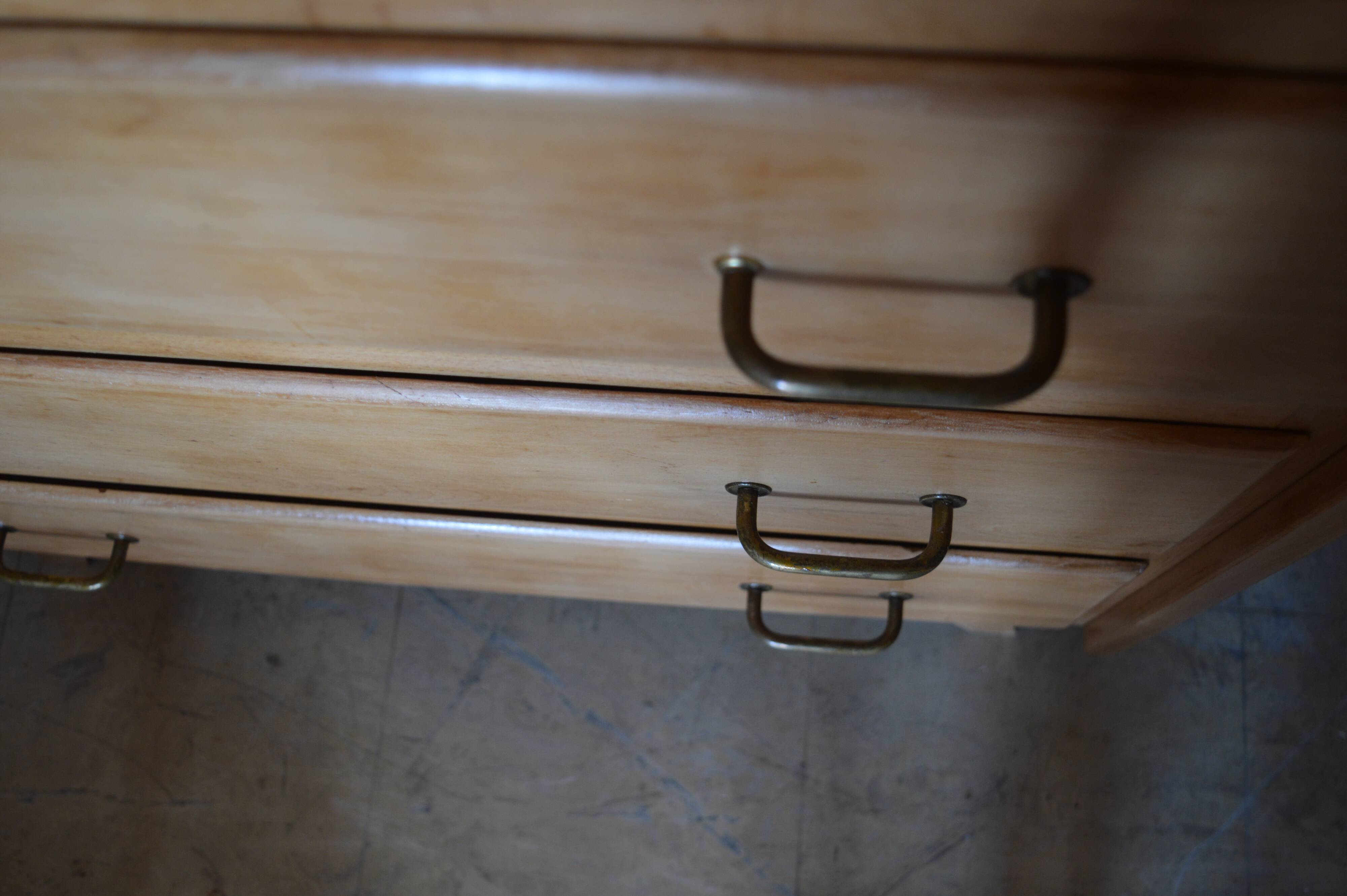 Chest of drawers vintage brass handles
