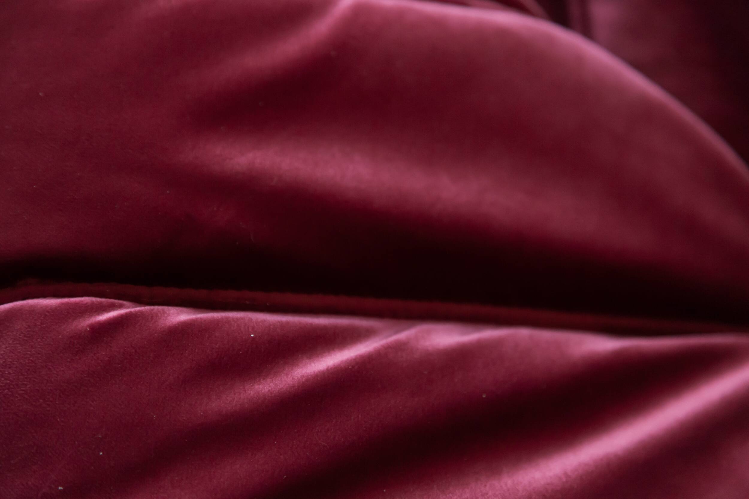 Togo 3- seater sofa in bordo velvet