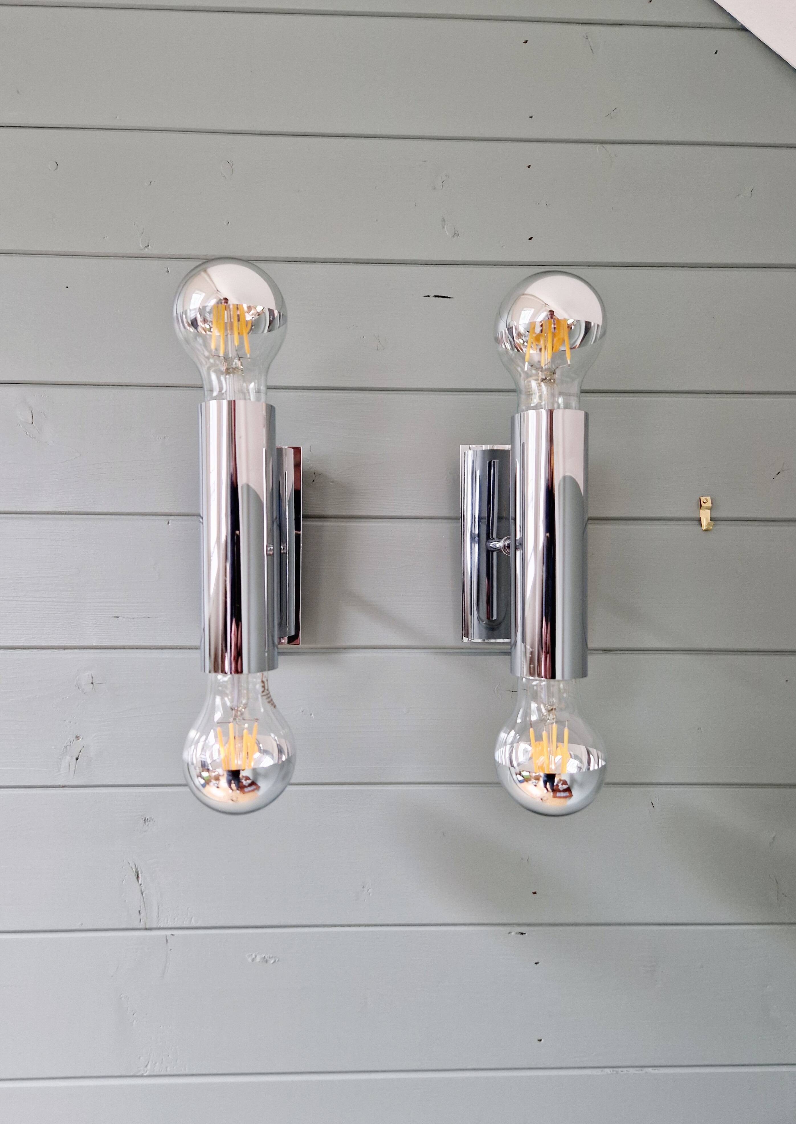 Pair of tubular double-light wall lights in chrome-plated metal, 1970s