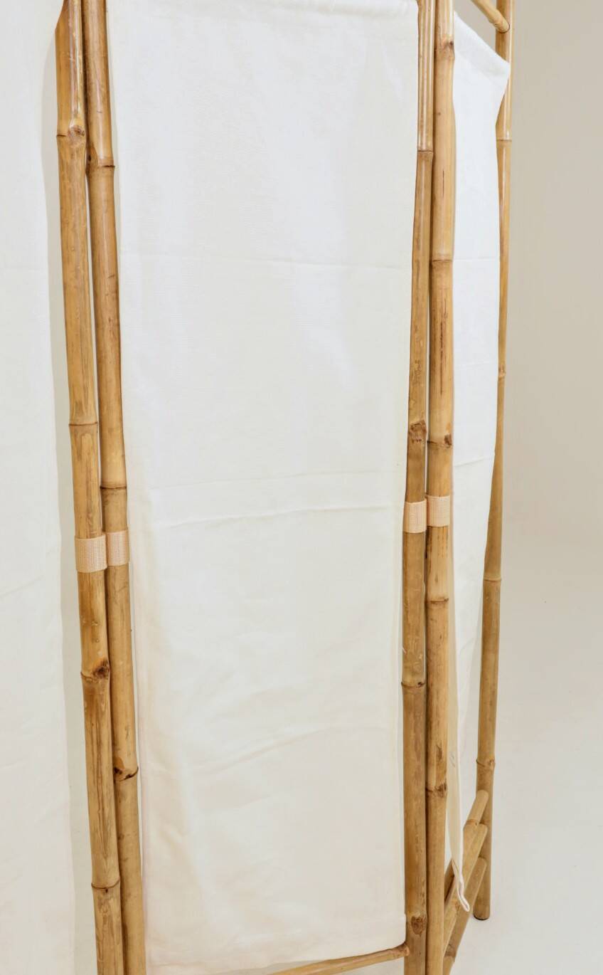Bamboo screen with 3 frames in beige fabric.