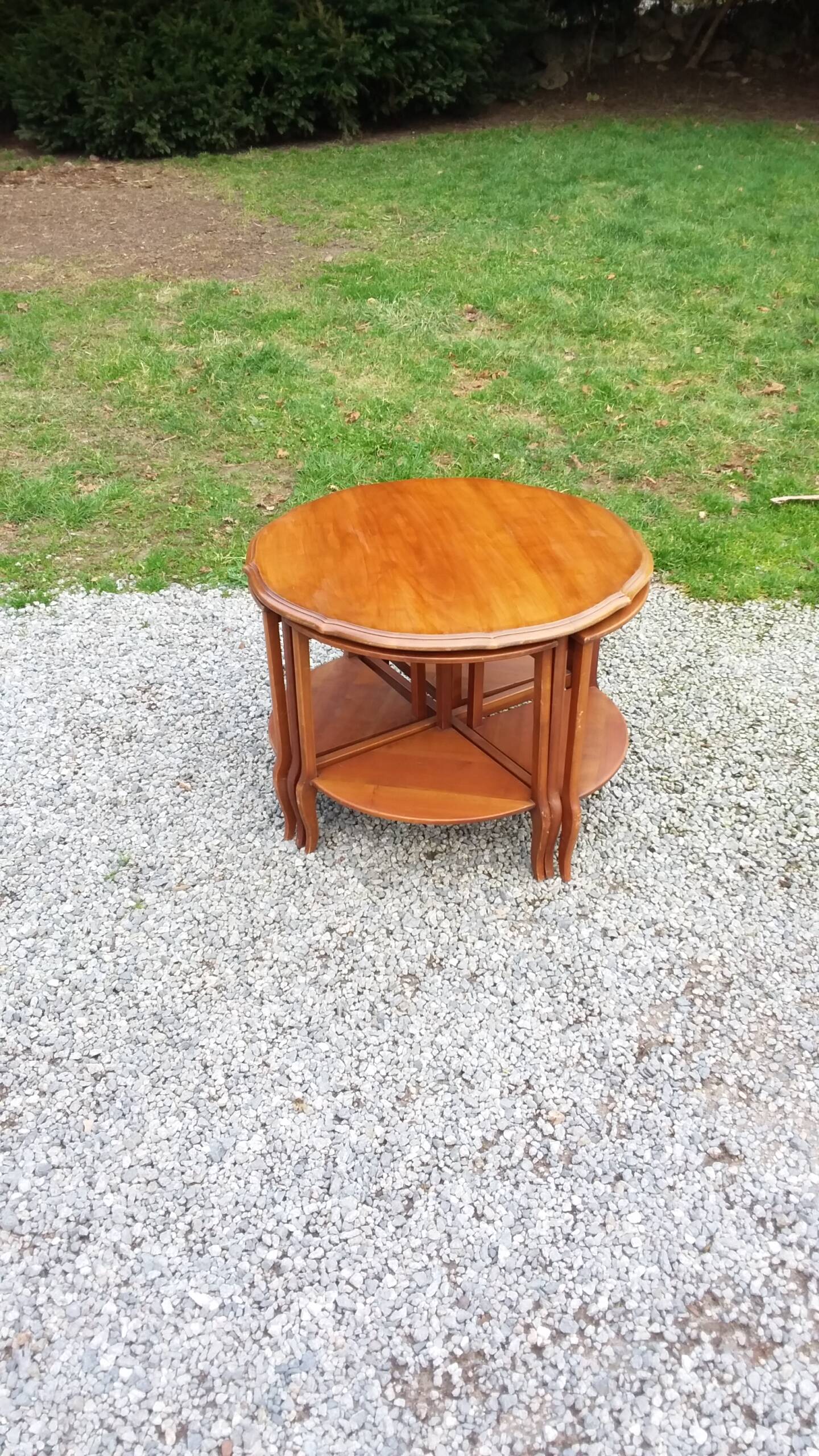 Coffee table nesting tables in cherry wood in classic style from the 60s/70s