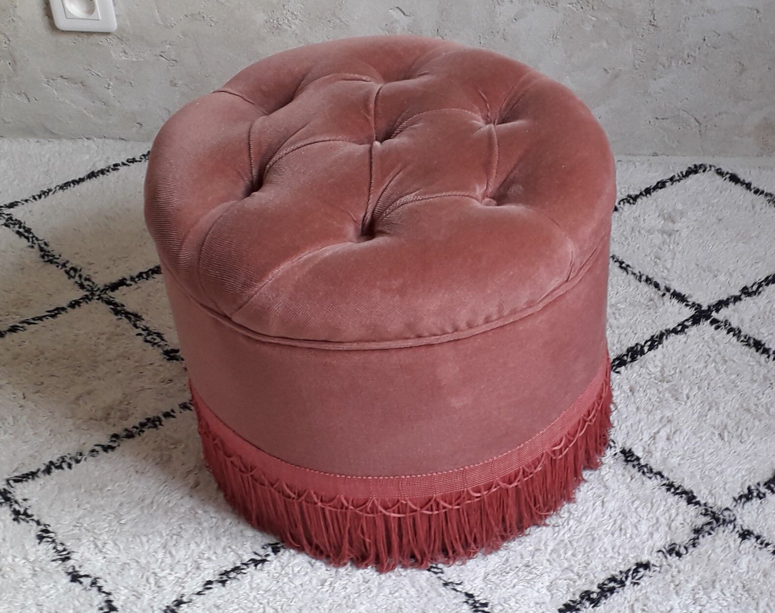 Velvet ottoman padded old pink