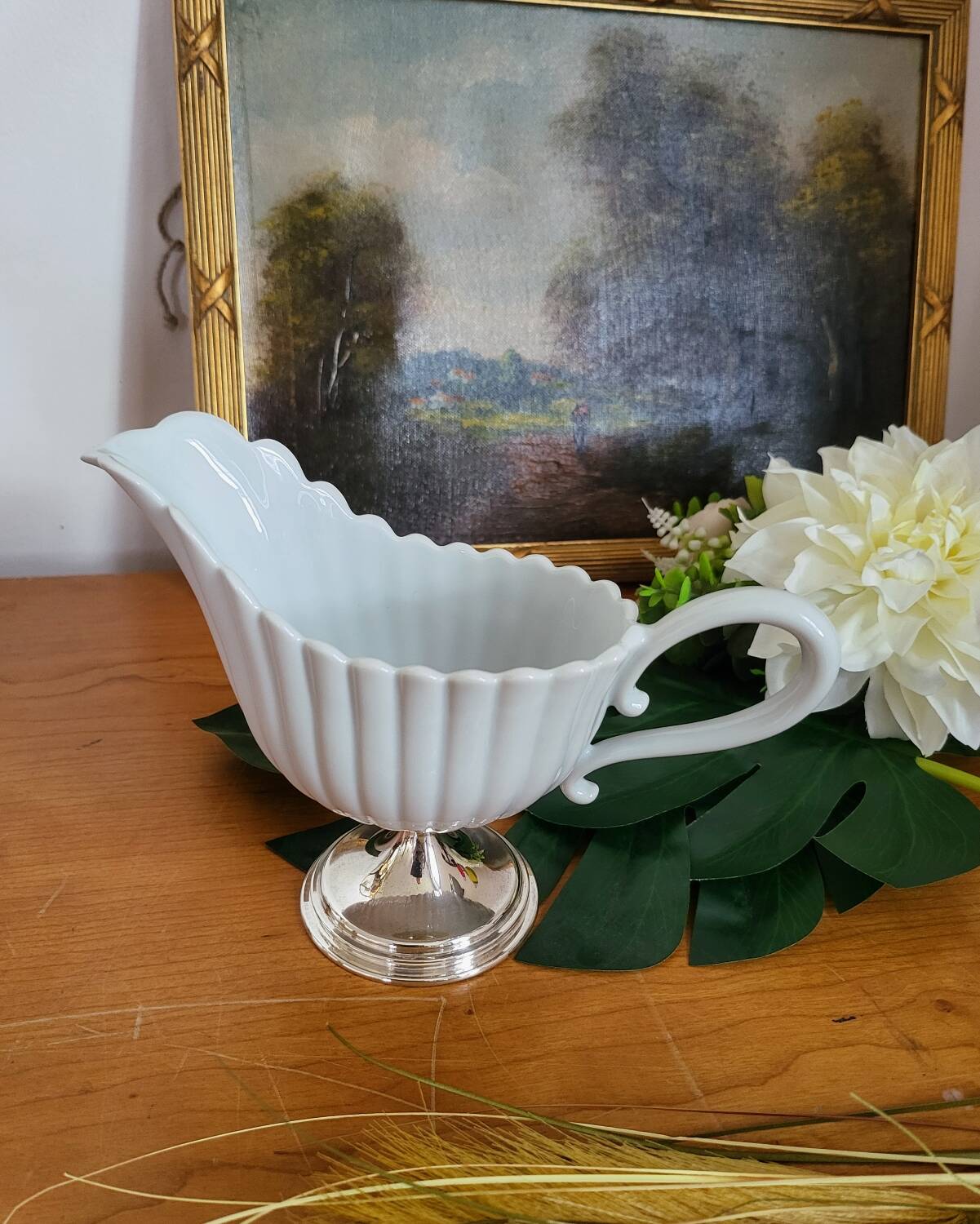 Porcelain and silver-plated gravy boat