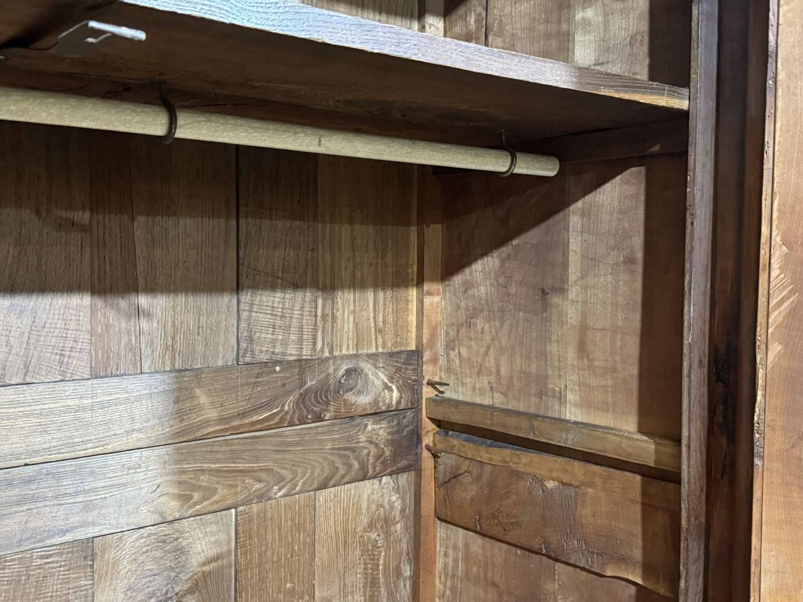 Armoire penderie Empire en merisier XIXème