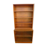 Oscar - shelves and showcase - vintage library