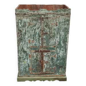 Meuble de rangement ancien