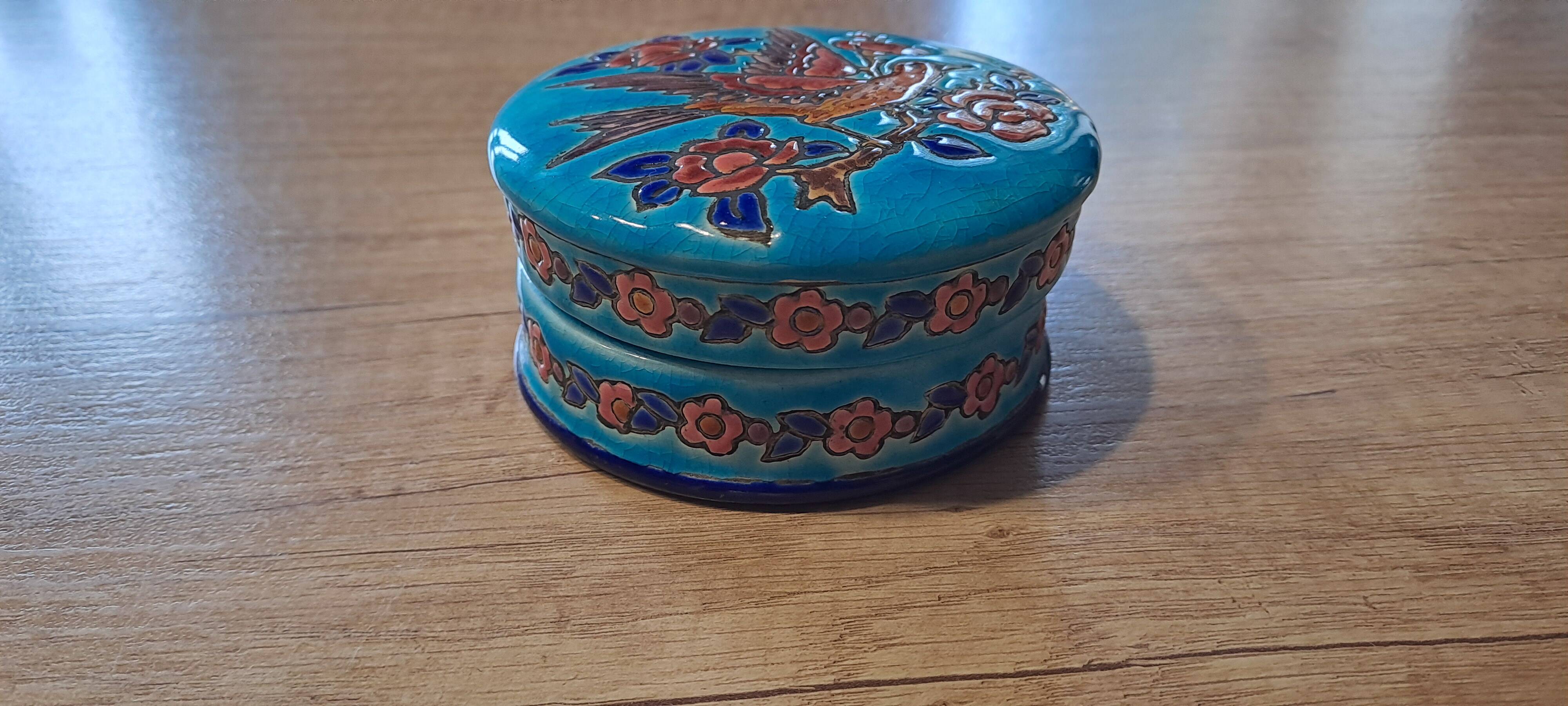 Antique box in Longwy enamels signed Nadia Finco