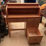 Pine desk with sliding wooden curtain