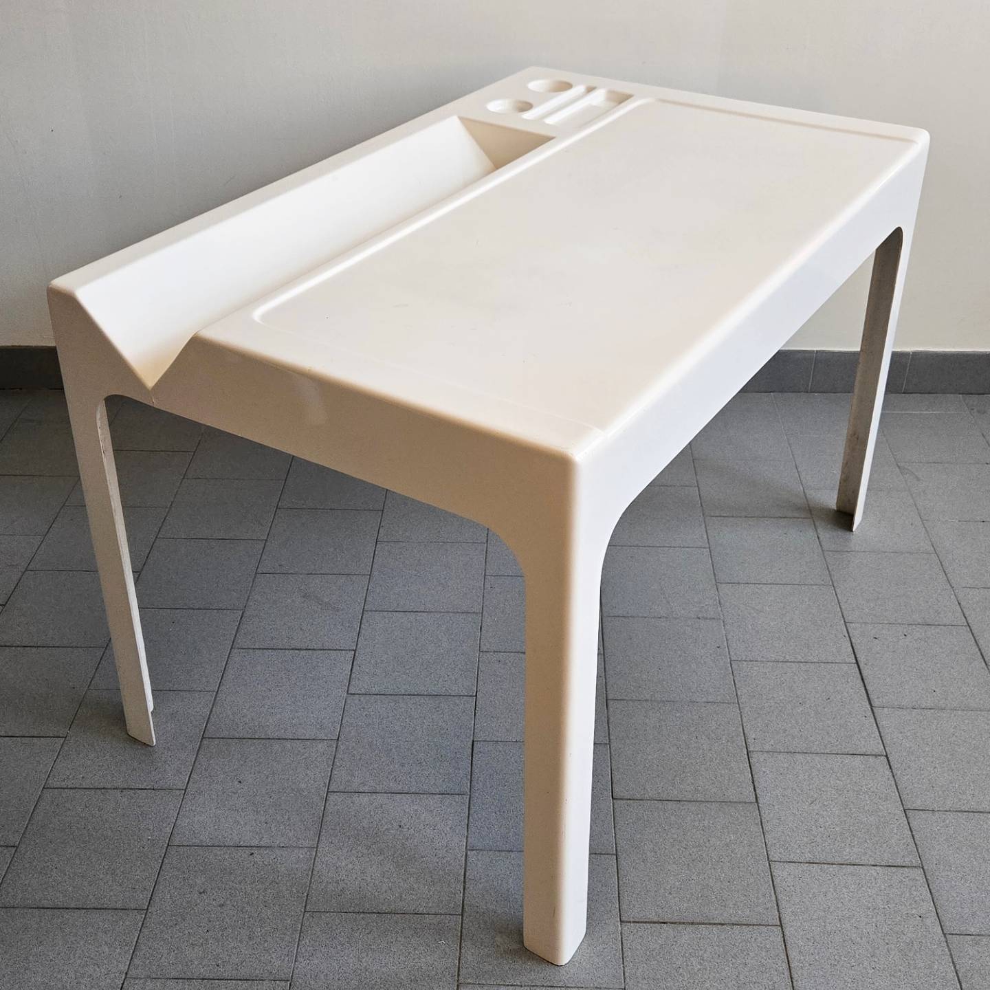 Ozoo desk by Patrick Gingembre 1960