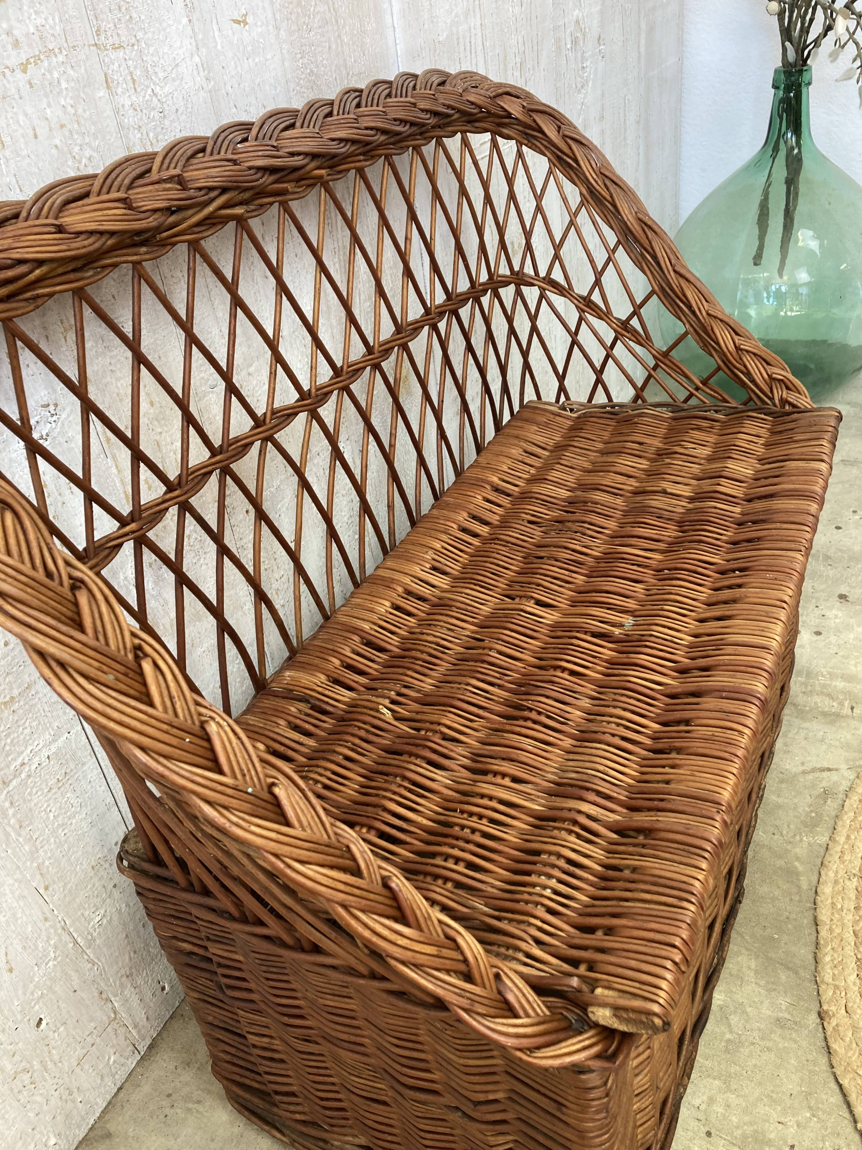 Coffre/banc en osier vintage