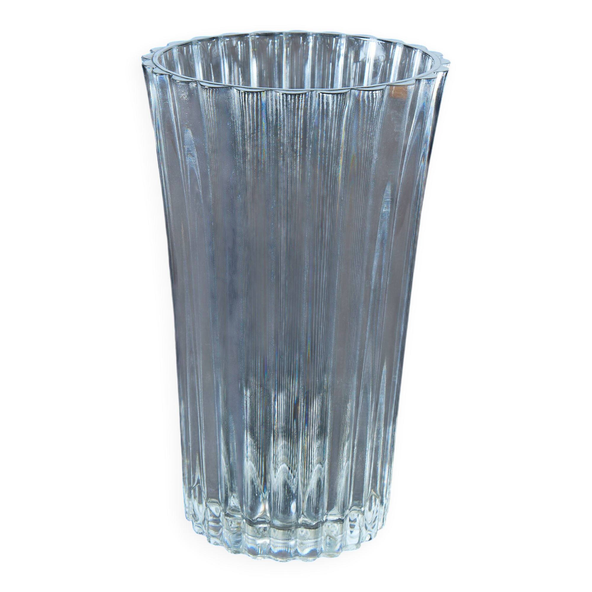 Large glass vase with vertical fluting – 24 cm