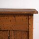 Meuble de cuisine ancien avec détails floraux (c.1920)