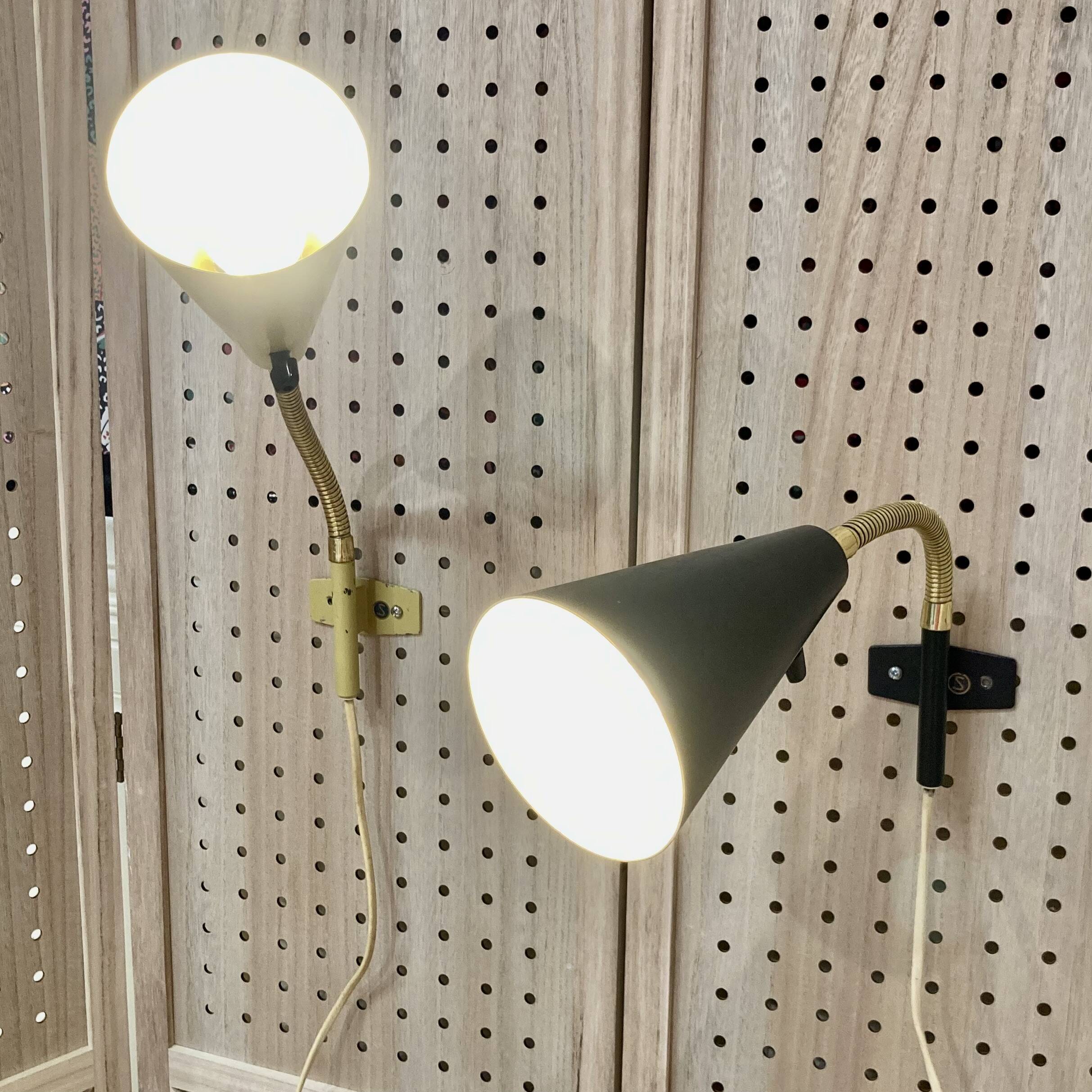 Paire d'appliques modulables design scandinave 1950.