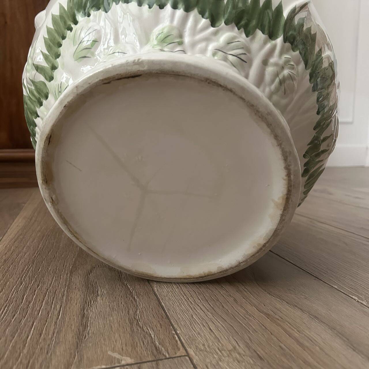 Antique cache-pot, slipware decoration.