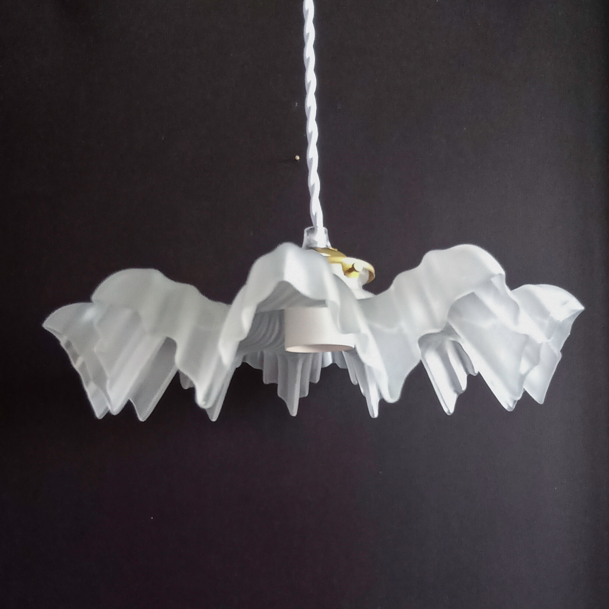 Antique suspension lamp in frosted white glass