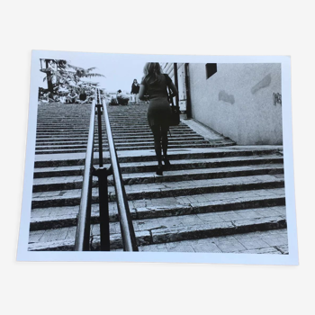 Graphic photography 90: woman, stairs.