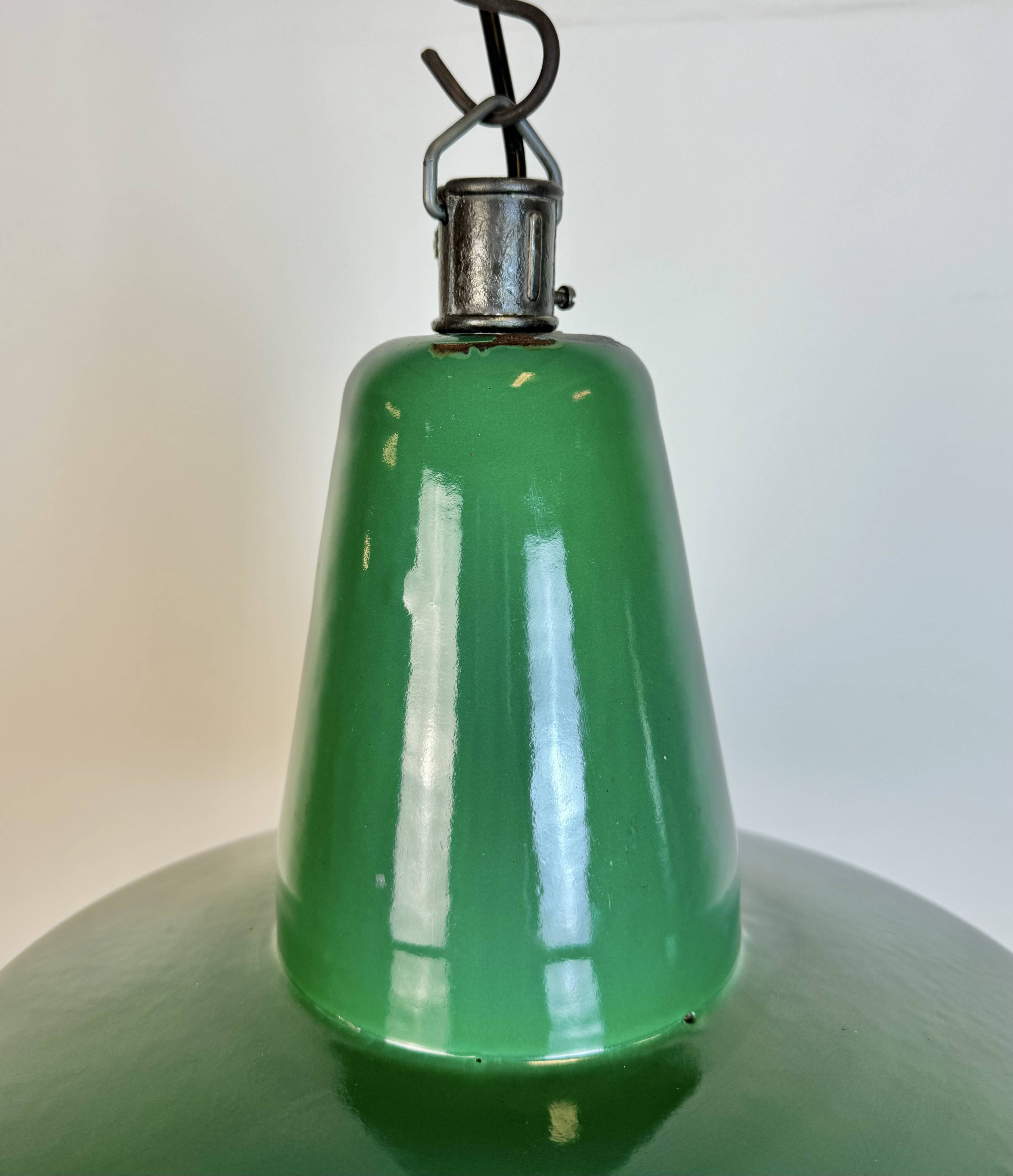 Grande Lampe à Suspension Industrielle en Émail Vert, 1960s