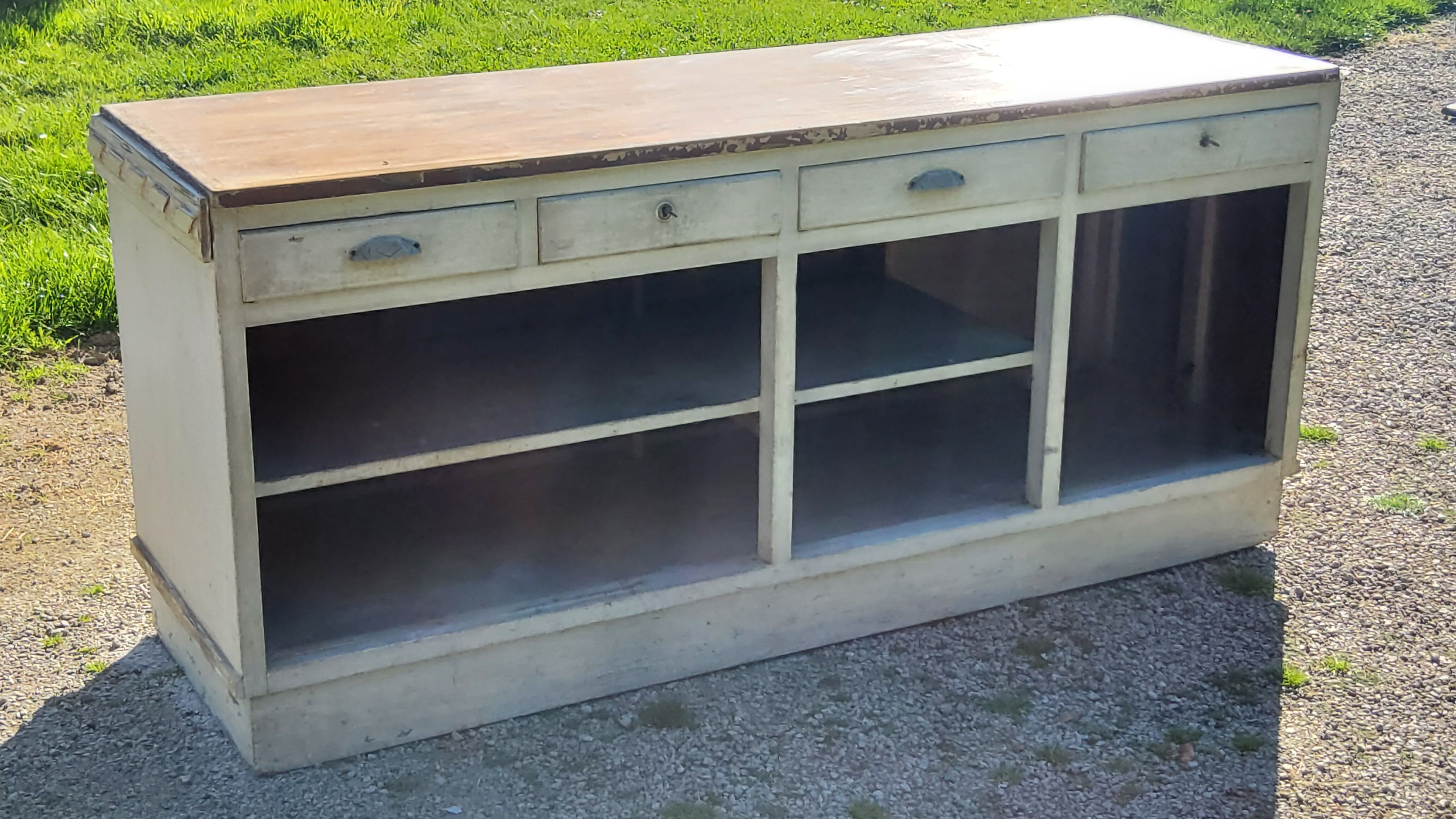 Grocery counter from the 30s