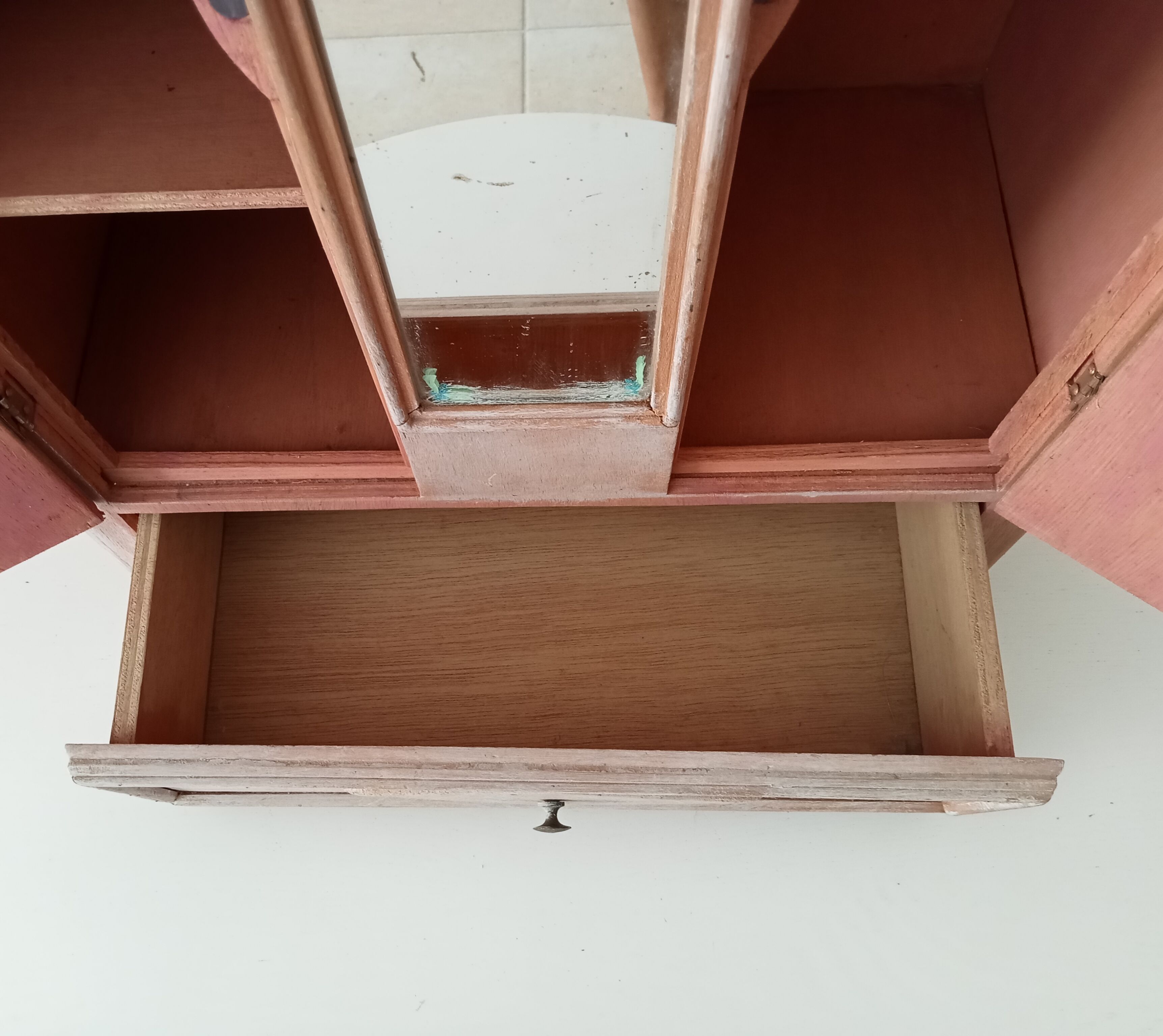 Art Deco doll cabinet 50s