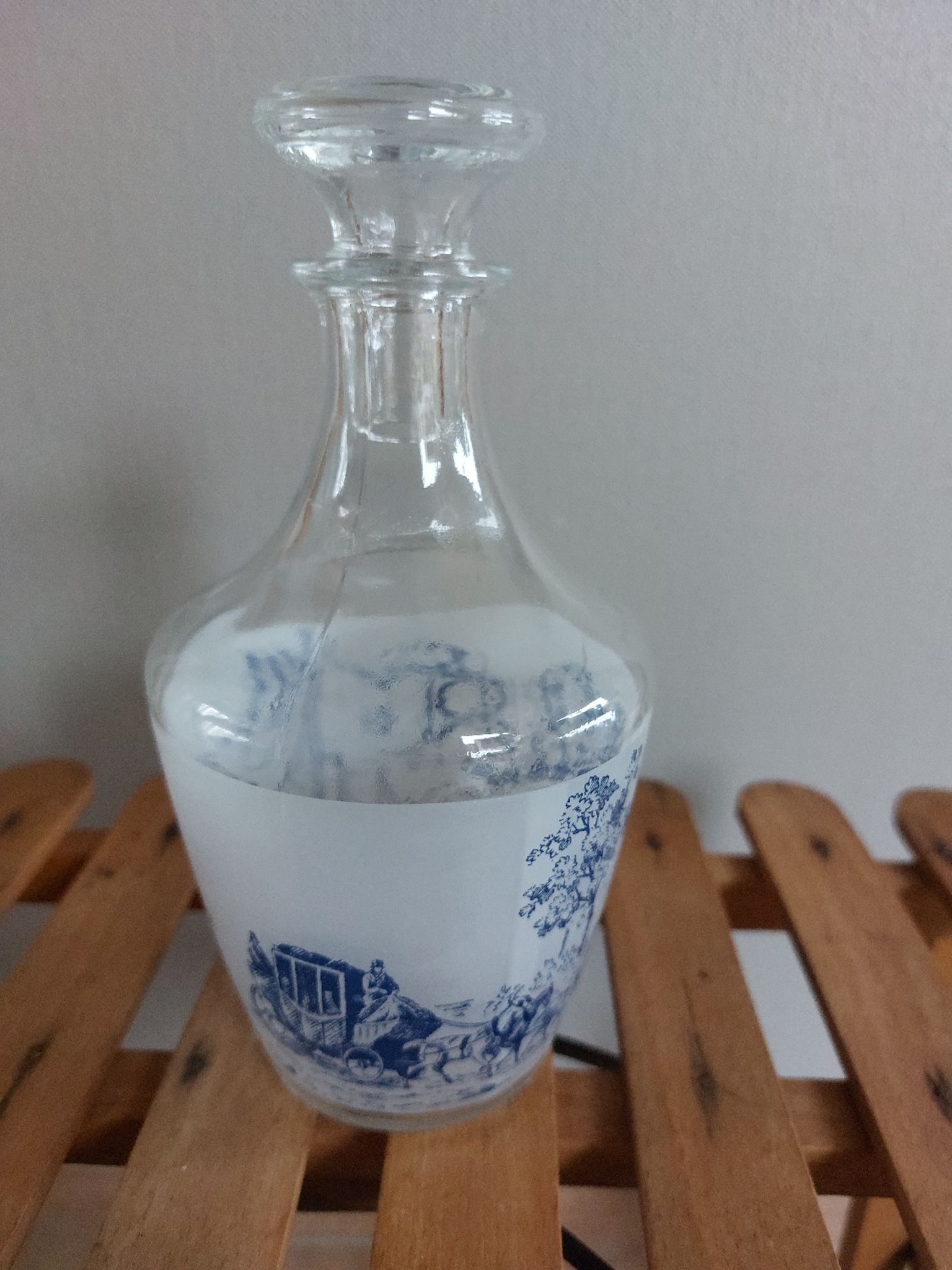 Carafe ancienne avec bouchon en verre