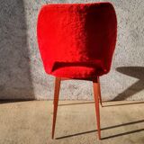 Chaise tonneau en moumoute rouge pieds compas années 60-70