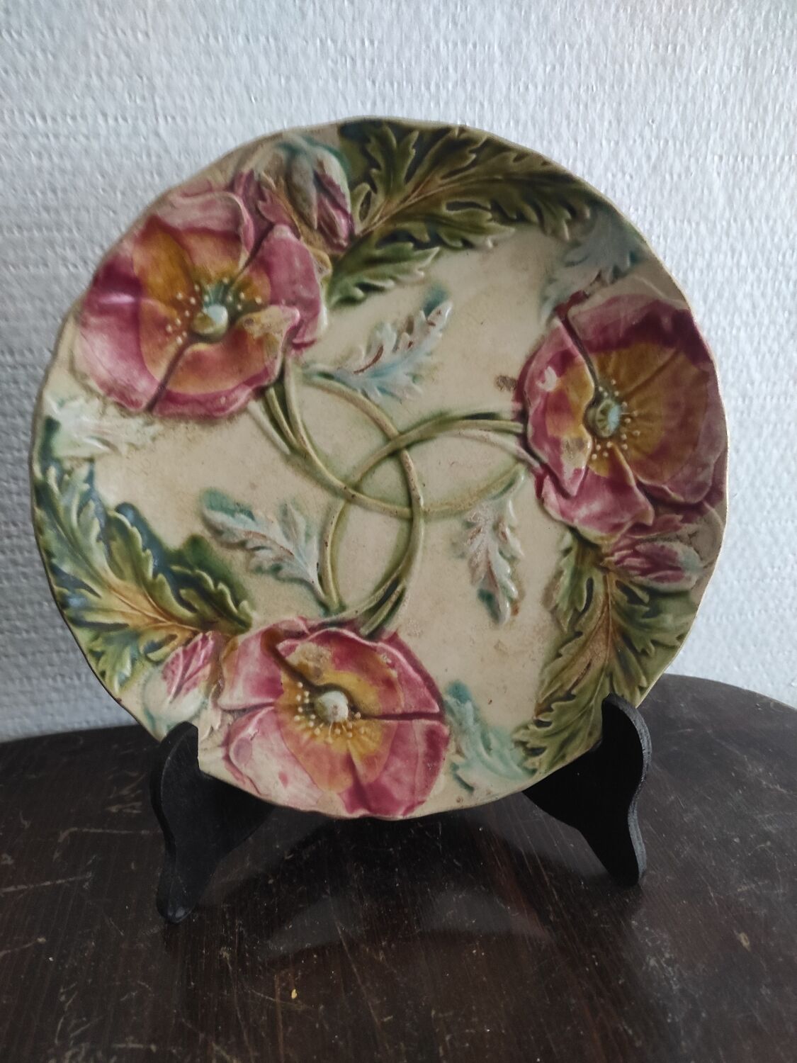 French majolica plate - slip - XIX th - Poppy décor