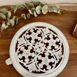 Aluminum trivet