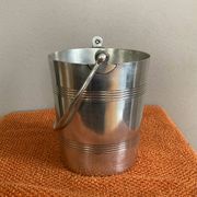 Ice bucket with handle from the late 19th / early 20th century in hallmarked silver-plated metal