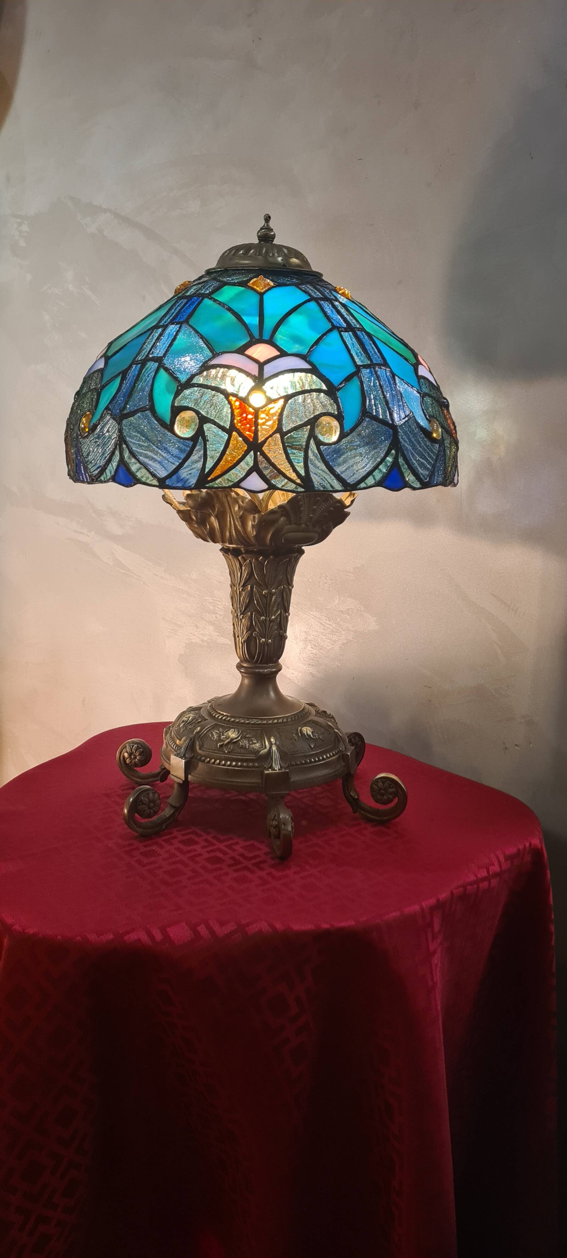 antique solid bronze lamp and glass lampshade 47x32 6kg