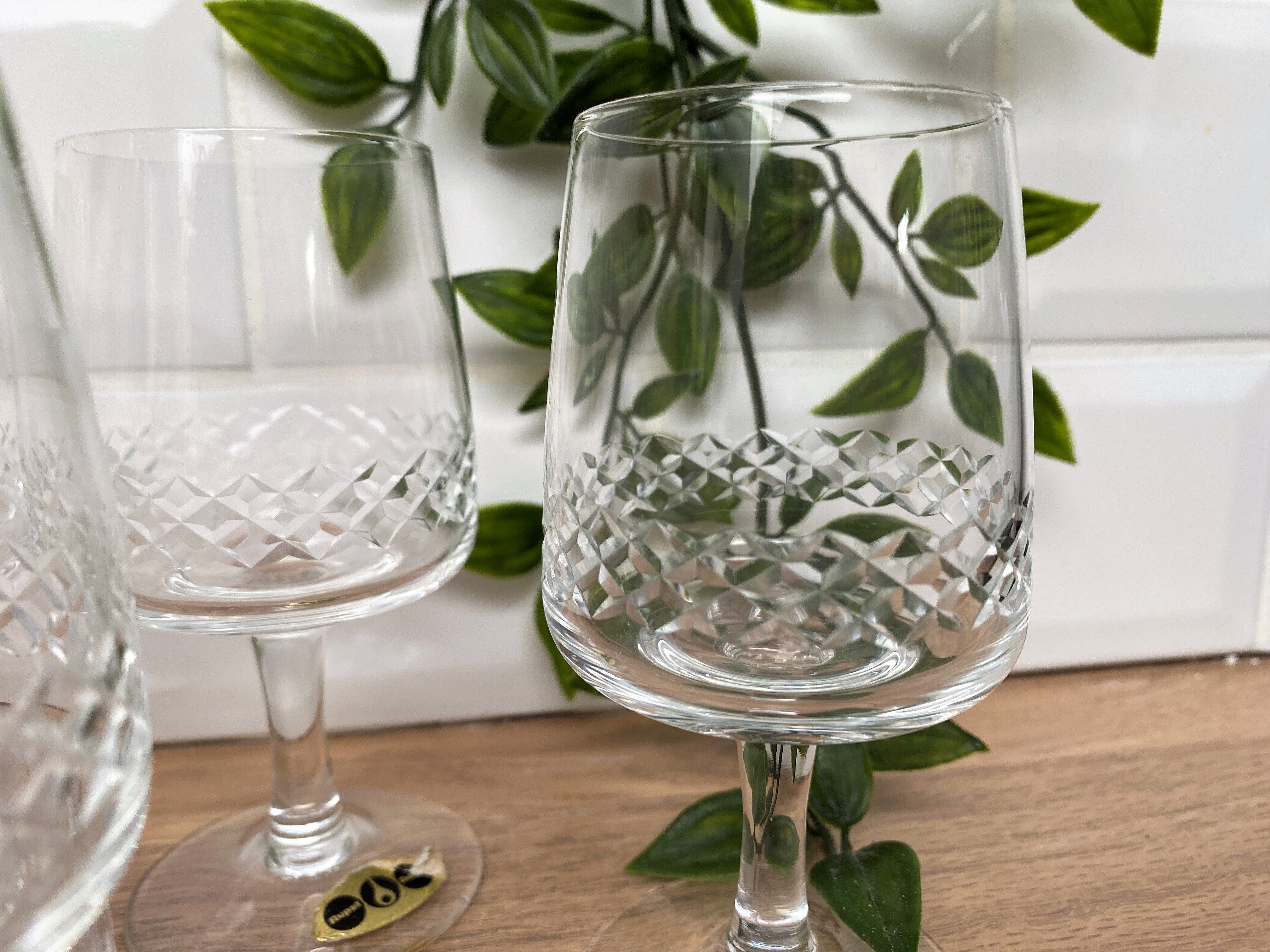 Set of 6 wine glasses