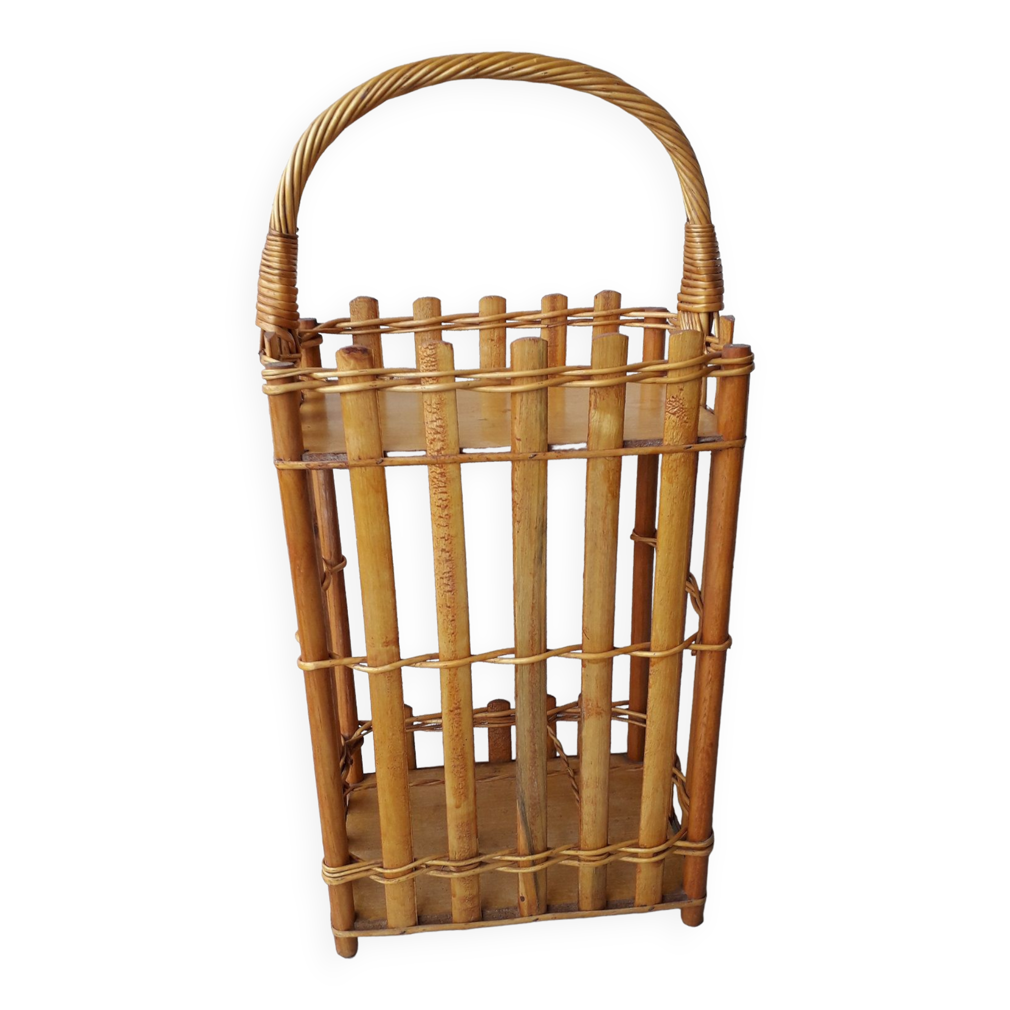 Rattan bottle bar
