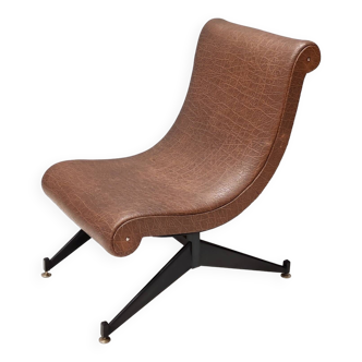Fauteuil lounge vintage en skaï marron avec pieds en métal verni noir, Italie
