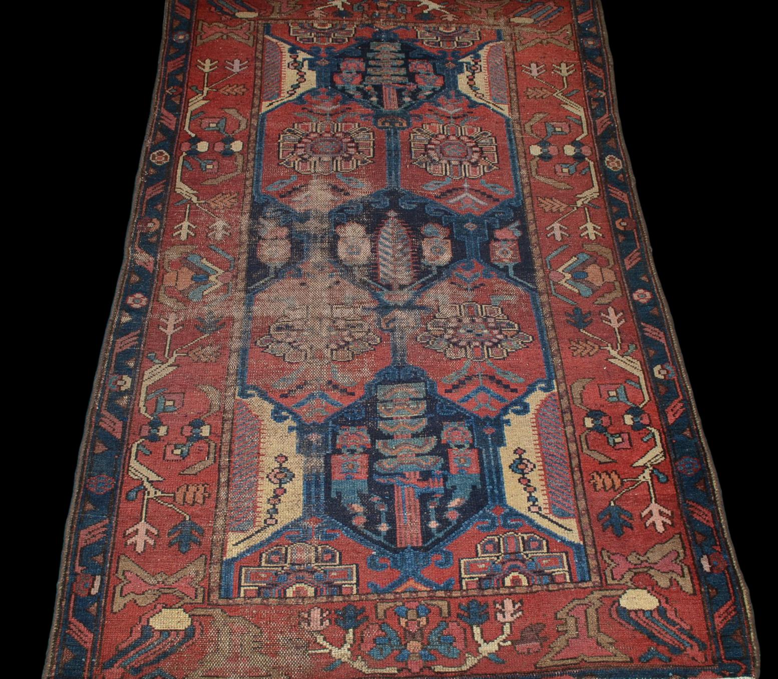 Chirvan carpet, Caucasus, Azerbaijan, 100 x 157 cm, hand knotted wool before 1920s