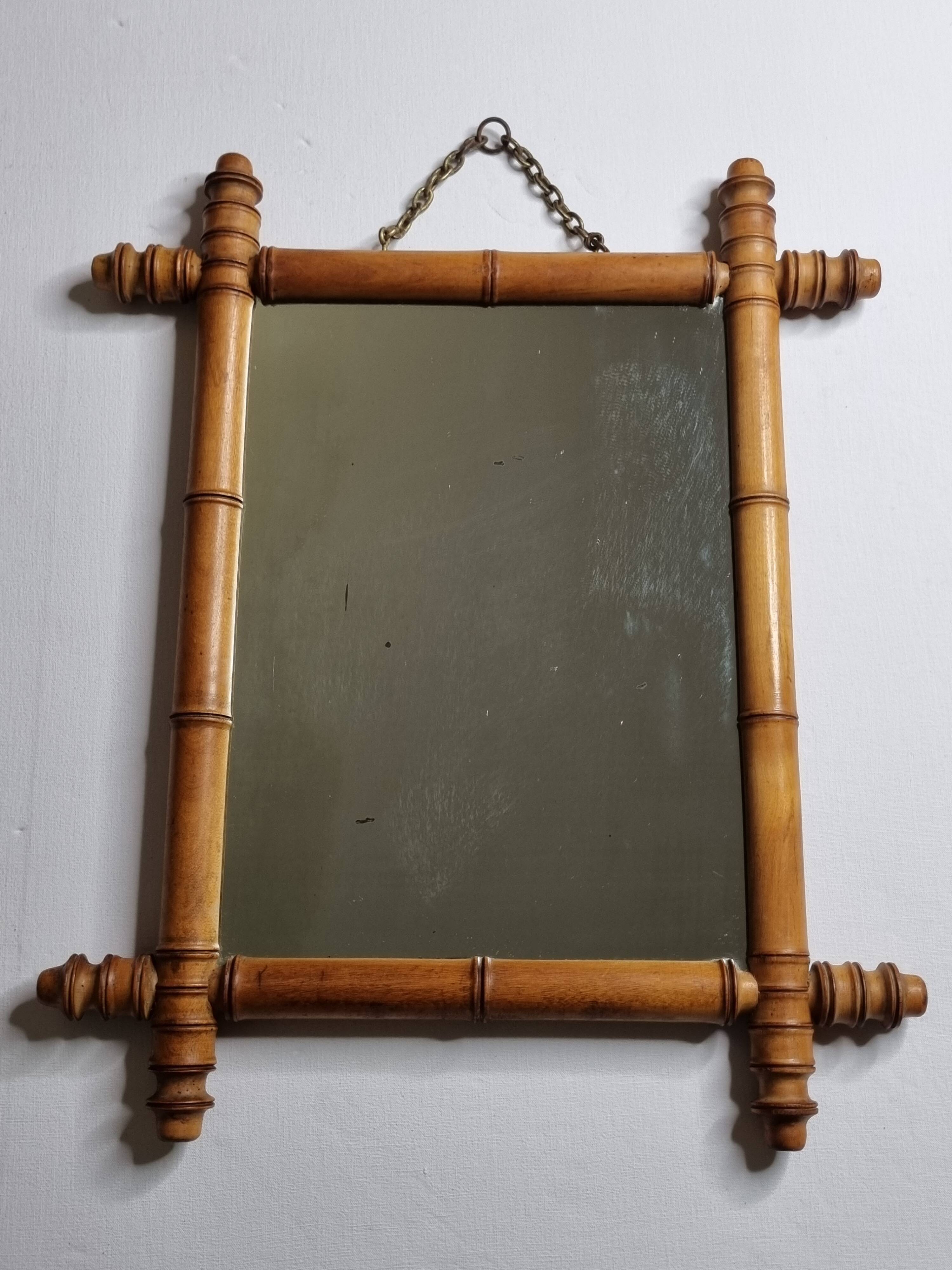 Miroir en bois tourné à l'imitation du bambou, des années 40-50, 42 x 49 cm