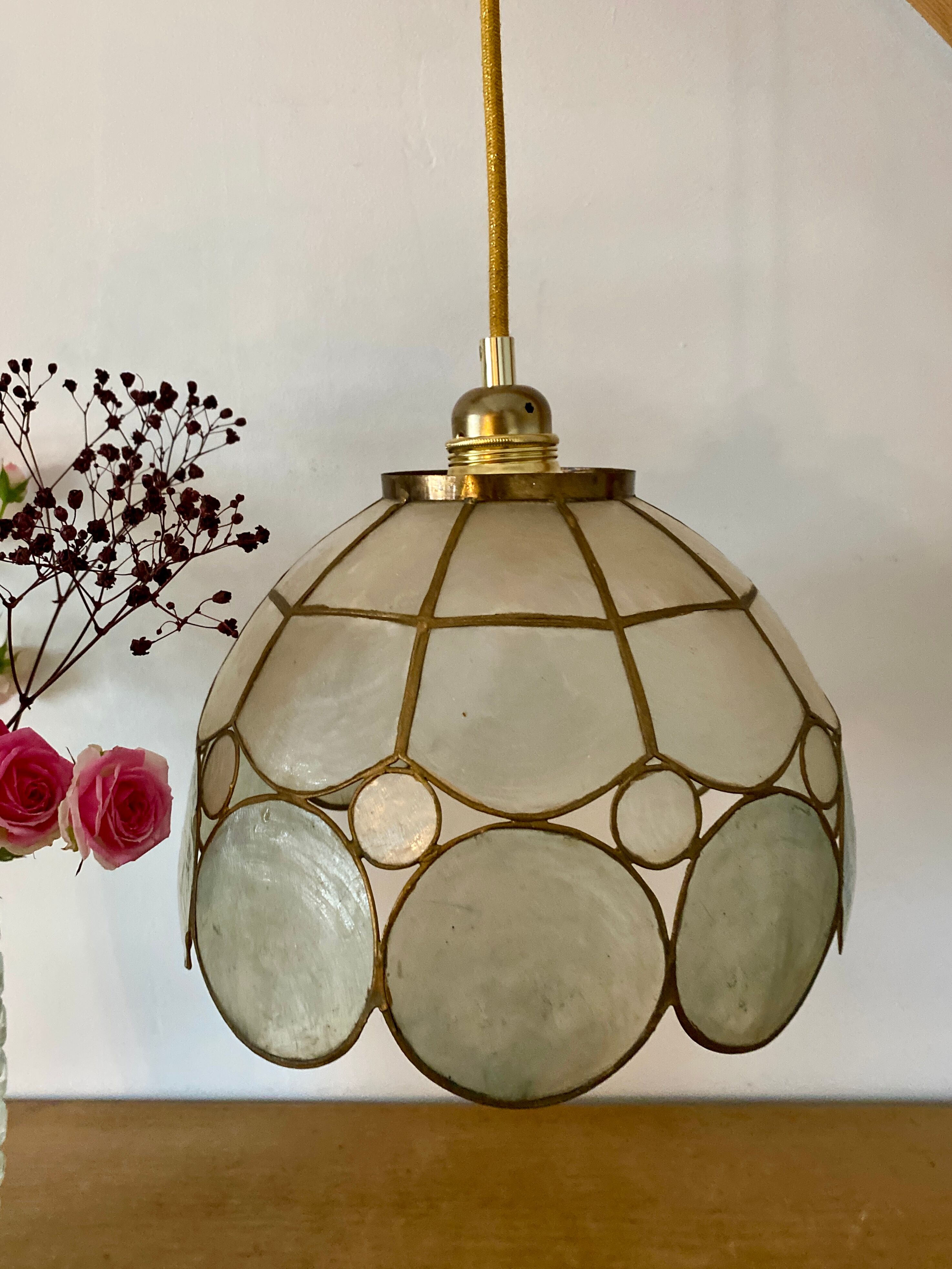 Vintage lampshade suspension in mother-of-pearl and brass