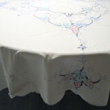 Multicolored embroidered round sheet